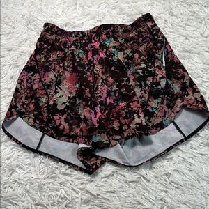 Lululemon Track That Mid-Rise Lined Short 5" Stencil Blossom Red Multi